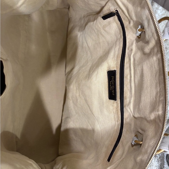 AUTHENTIC Yves Saint Laurent Leather Bag - Picture 6 of 16